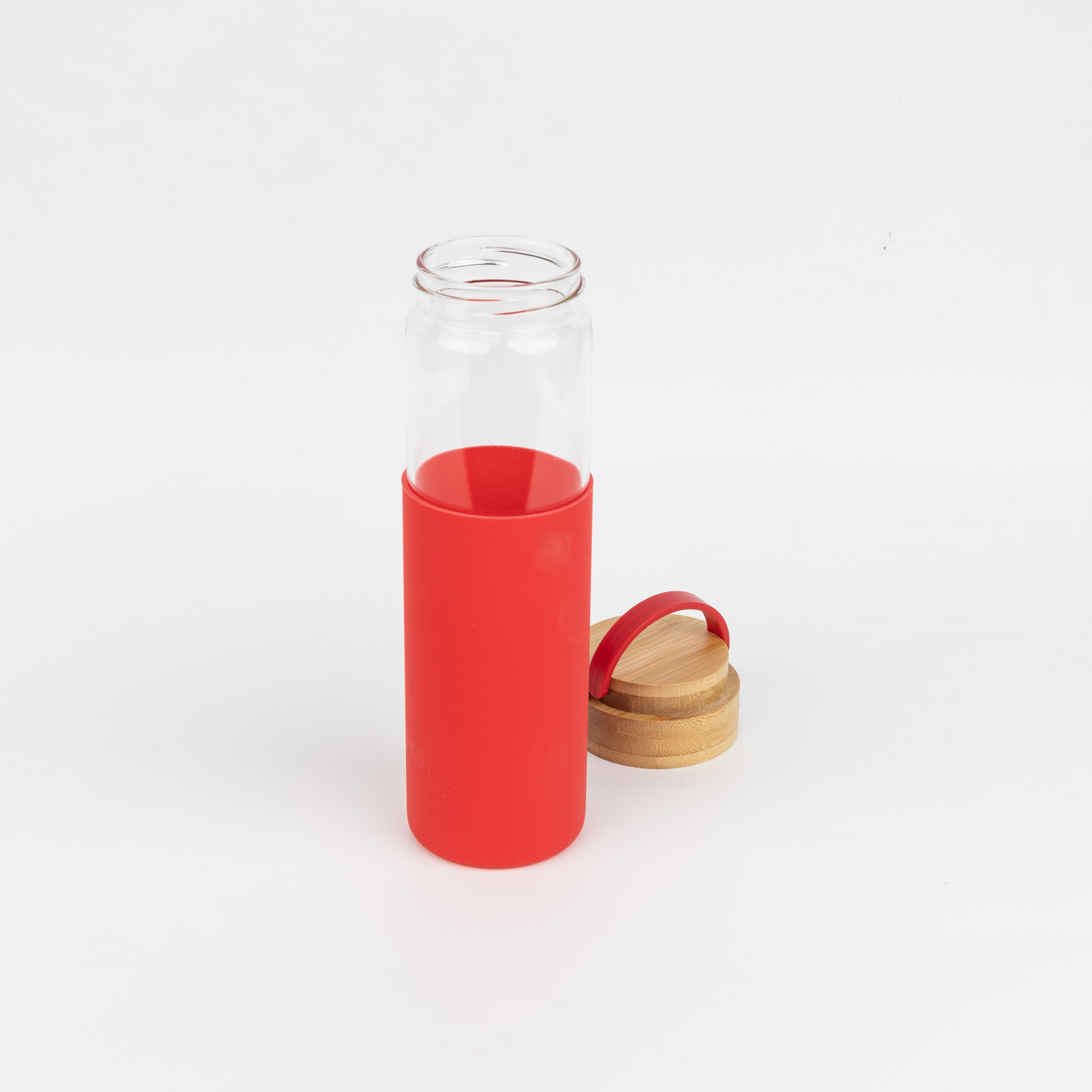 Бутылка стеклянная с силиконовой манжетой и бамбуковой крышкой Glass, красная (Фото)