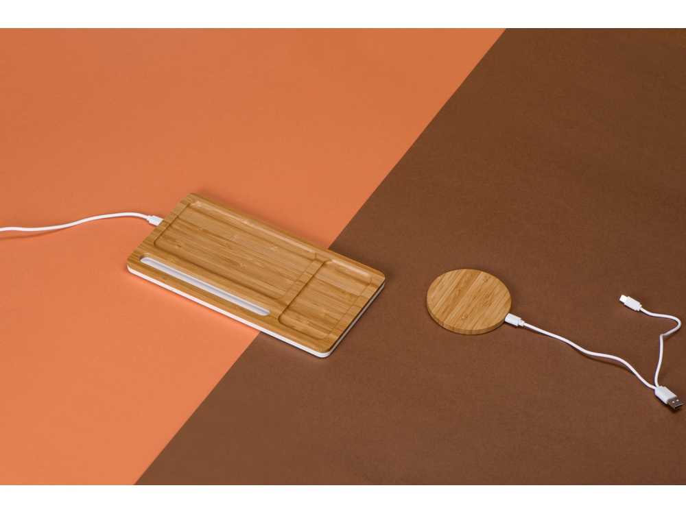 Беспроводное зарядное устройство-органайзер из бамбука Timber (Фото)