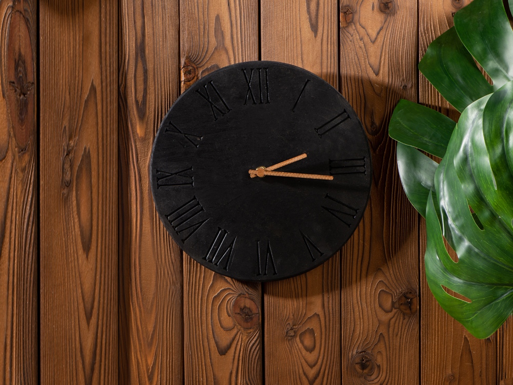 Часы деревянные Magnus (Фото)