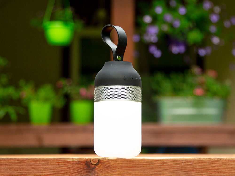 Портативный беспроводной Bluetooth динамик Lantern со встроенным светильником (Фото)
