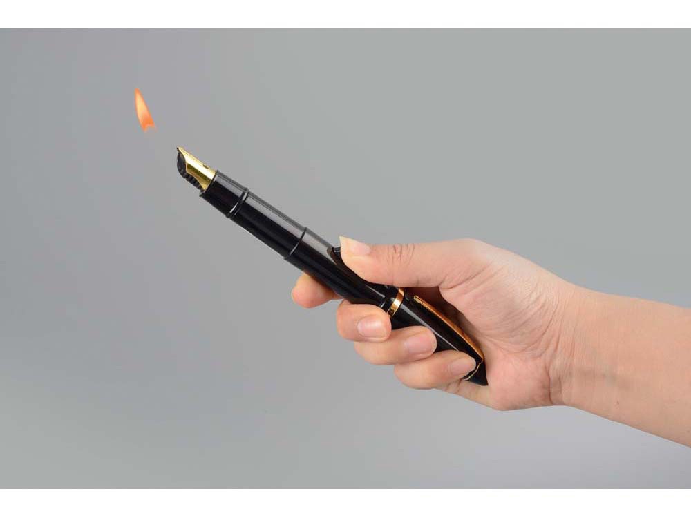 Набор Акра: ручка-зажигалка, пепельница (Фото)